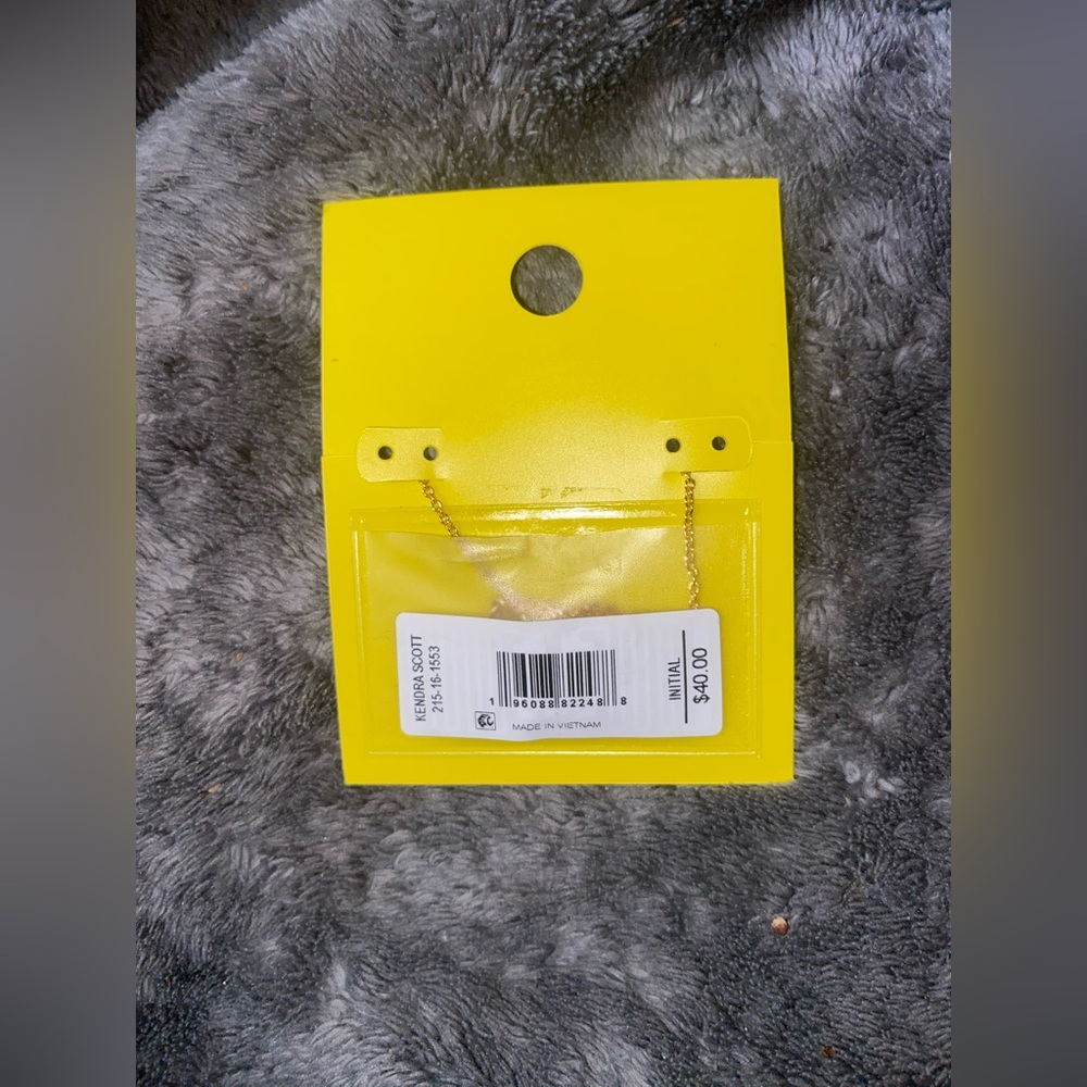 BNWT Kendra Scott x Target Gold Initial 'B' Necklace $40 DOES NOT COME W DUSTBAG - Picture 4 of 4